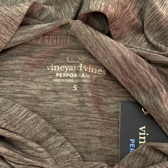 NWT men’s Vineyard Vines shirt. - Picture 3 of 7